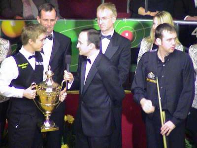 Mark Williams wondering why the only time he went a frame behind was in the final frame!